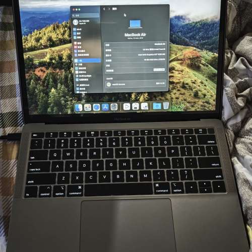 apple MacBeok Air 13寸 2019年 購買日期 2020年2月27日 1.6.GHz雙核心Intel Core ...