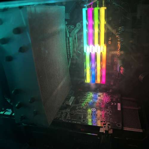 I7-10700f/Gtx1070/G.skill 32Gb ram/MSI Z490 gaming plus/連機箱