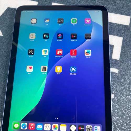iPad 10 256G 插咭版 ，贈送玻璃鋼化貼及保護套