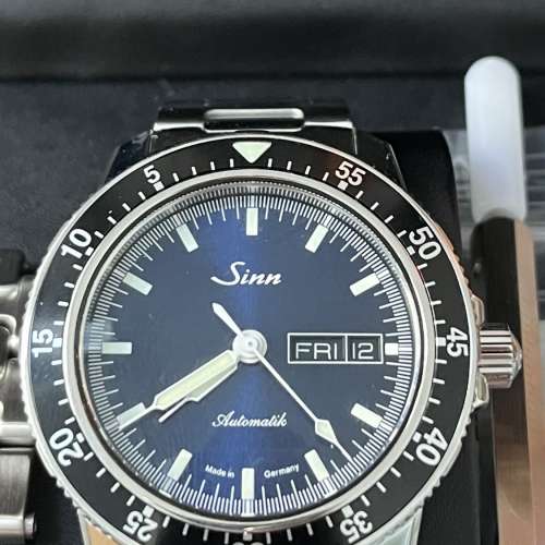 Sinn 104 藍面，行貨有大約一年保用