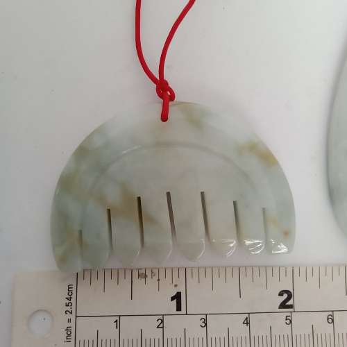 翡翠A玉，多用途按摩梳/片，吊咀，敲擊玉鈪聽聲器，圓滑好水頭。一件180元兩件280...