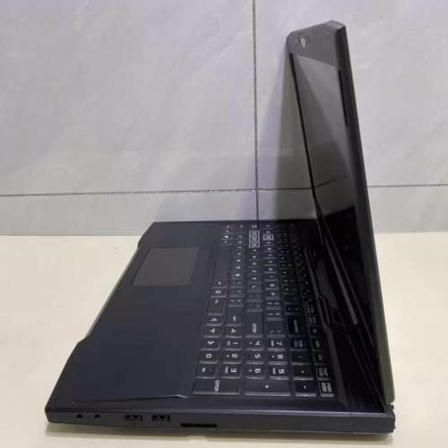 高端遊戲本 i7 7700處理器 16G 記憶體➕2TB SSD固態硬， Gtx 1050 4g獨顯 80多萬魯...