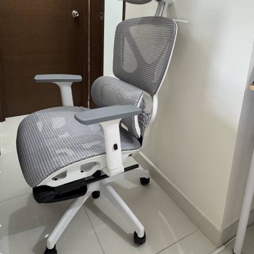 電腦椅，人體工學