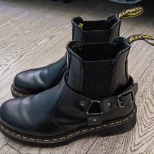 Dr Martens Chelsea boots  黑色馬丁靴（中性款）
