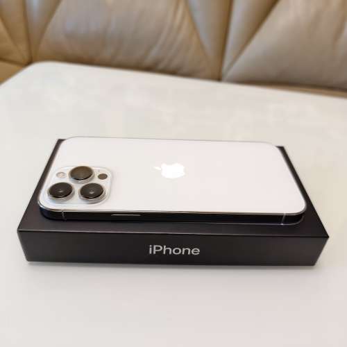 99% 新 Iphone 13 pro max , 銀色1TB, 香港行貨