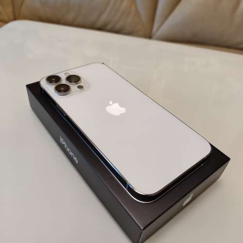 99% 新 Iphone 13 pro max , 銀色1TB, 香港行貨