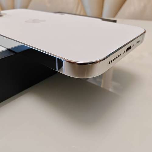 99% 新 Iphone 13 pro max , 銀色1TB, 香港行貨