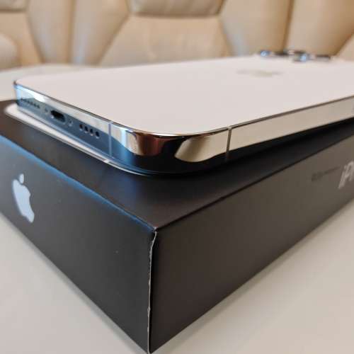 99% 新 Iphone 13 pro max , 銀色1TB, 香港行貨