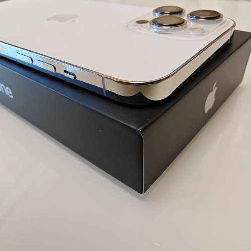 99% 新 Iphone 13 pro max , 銀色1TB, 香港行貨