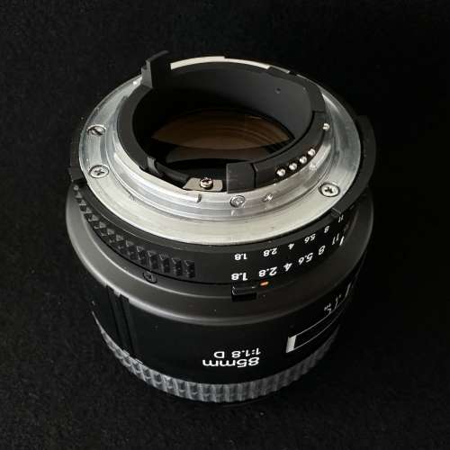 Nikon AF Nikkor 85mm f/1.8D