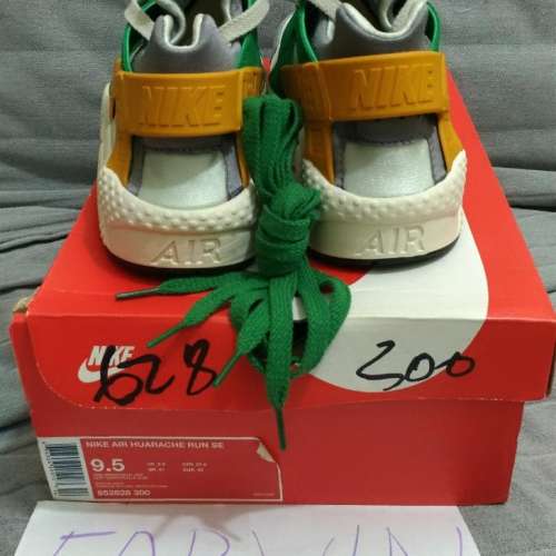 Nike AIR HUARACHE RUN SE