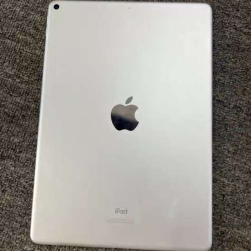 iPad Air3 64G  銀色，贈送玻璃鋼化貼及保護套