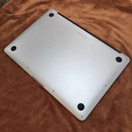 13寸蘋果MacBookair筆記本電腦，8G記憶體+ 1tb SSD 固態硬盤，輕巧方便攜帶出街！