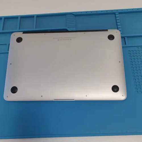 蘋果MacBookair筆記本，8G記憶體+ 1tb SSD 固態硬盤，輕巧方便攜帶出街！