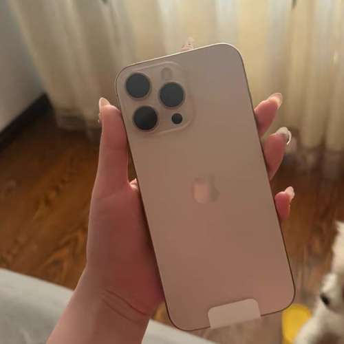 Iphone16 pro max  256G 金色港行，電池健康100%，保修到2025.10.6。