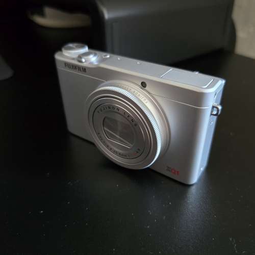 Fujifilm XQ1 (銀色)