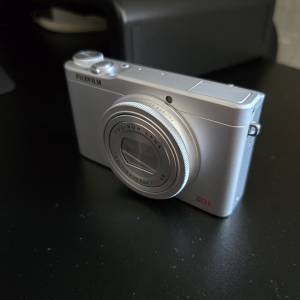 Fujifilm XQ1 (銀色)
