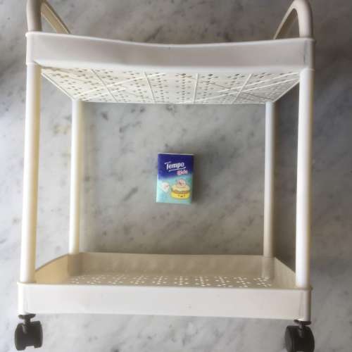 $20 全新 底質素 有轆 雙層膠架 (長30cm x 闊20cm x 高40cm)