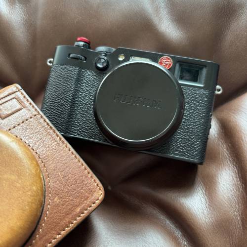 Fujifilm X100VI Camera Black + small rig case