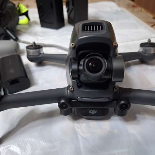 DJI FPV 連2 電(包括：雞腿控制 ）