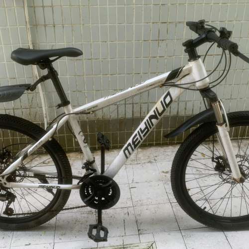 代友出售 二手 MEIYINUO 24吋 前後碟刹, 代步單車 (零件車出售 ), 賣一對車輪送車...