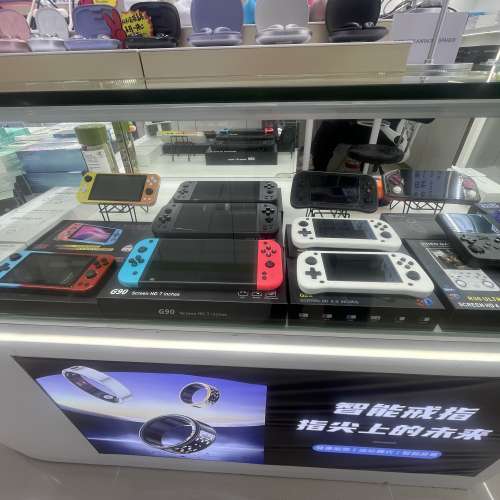 掌上遊戲機，模擬器