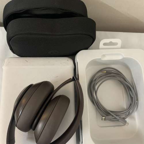 98%New Beats Studio Pro Wireless Headphones Deep Brown 保到25-5-2026