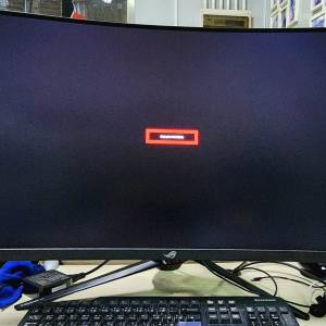 新淨ASUS 華碩 ROG Strix XG32VC 曲面電競顯示器 底座LED燈唔著 其他正常 有包裝盒