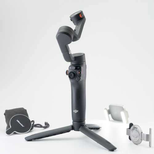 DJI OM5 Osmo Mobile 5 with MagSafe adapter