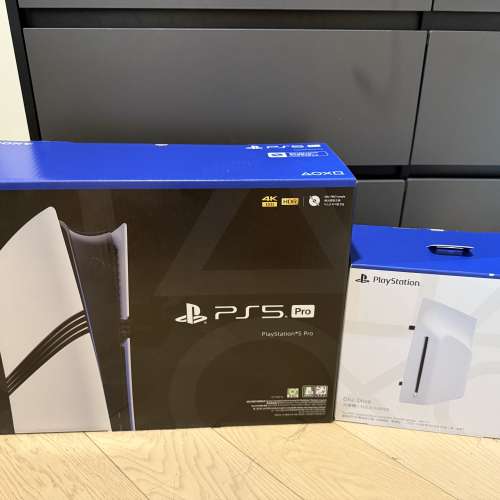 放9成新ps5 pro,連碟機，兩個手掣,一個充電座，12隻game  買咗半年左右，齊單齊盒齊...