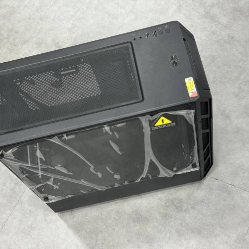 700w金牌半模火牛 + Phanteks 側透機箱