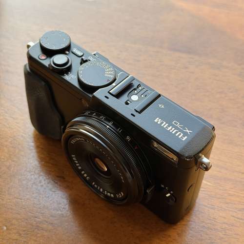 Fujifilm X70