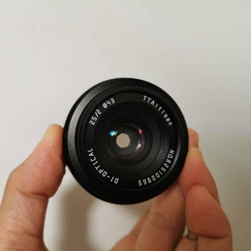 TTArtisan APSC 25mm f2 L mount