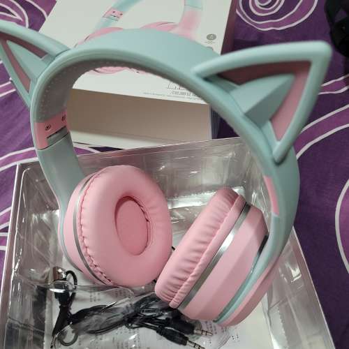 斗音貓咪CAT直播藍牙耳筒，幻彩燈光，全新全套，屯門良景村取。