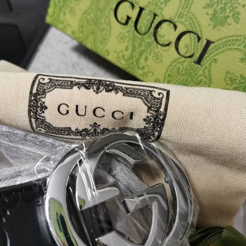 Gucci 銀扣腰帶