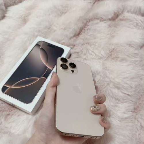 Iphone16 pro max  256G 金色港行，電池健康100%，保修到2025.10.6。