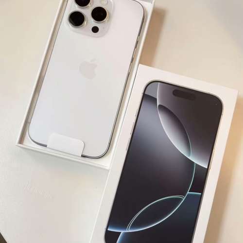 Iphone16 pro max  256G 金色港行，電池健康100%，保修到2025.10.6。