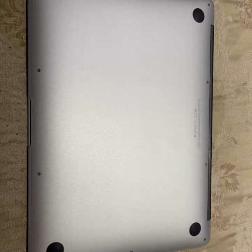 13寸蘋果MacBookair筆記本電腦，8G記憶體+ 512GB SSD 固態硬盤，輕巧方便攜帶出街...