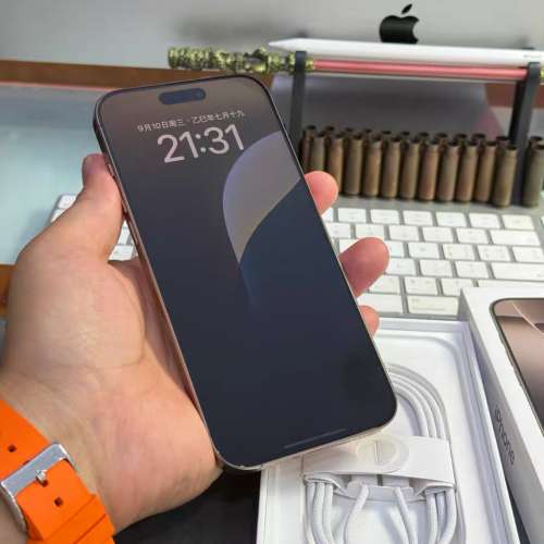 Iphone16 pro max  256G 金色港行，電池健康100%，保修到2025.10.