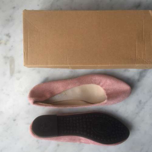 100%全新 未穿過 底質素 粉紅色絨面 女裝 平底 39碼