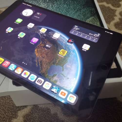 ipad pro 10.5吋 256GB 太空灰 超薄行貨 95%新有盒有單 最后一減$1200