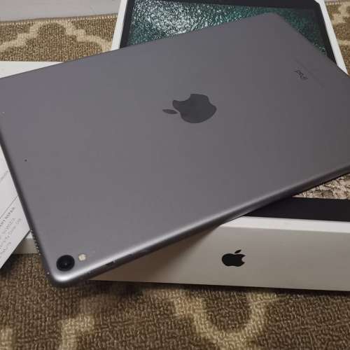 ipad pro 10.5吋 256GB 太空灰 超薄行貨 95%新有盒有單 最后一減$1200