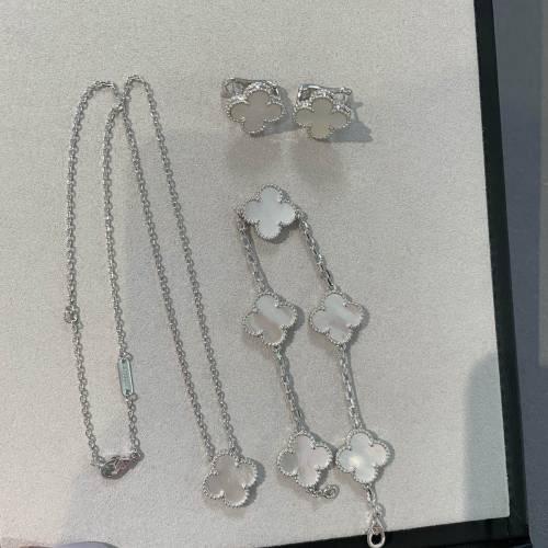 頸鏈耳釘 梵克雅寶 Van Cleef &Arpels手鏈