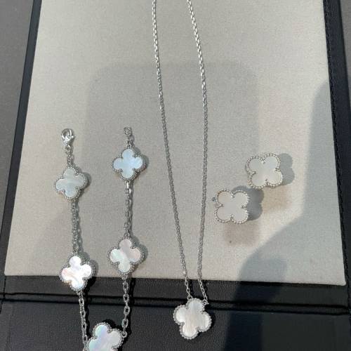 頸鏈耳釘 梵克雅寶 Van Cleef &Arpels手鏈