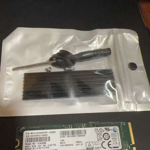 三星 MZVLW  250G M.2 NVME pci3.0