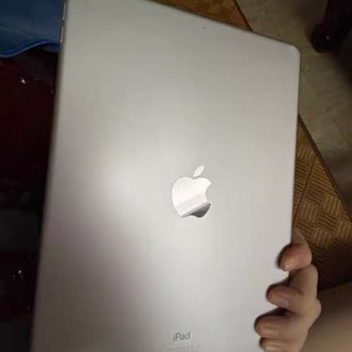 iPad Air3 64G   ，贈送玻璃鋼化貼及保護套  ipad air3 64G ，成色如圖，挺新的，無...