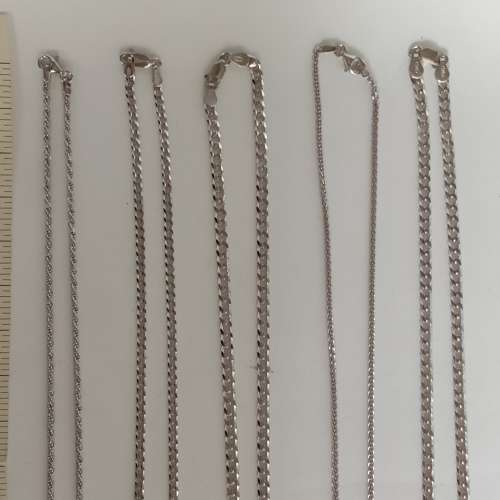 意大利純銀頸鏈，長約20/22/24寸，每條價錢如照片顯示，兩條起八折，每條加送一只A...