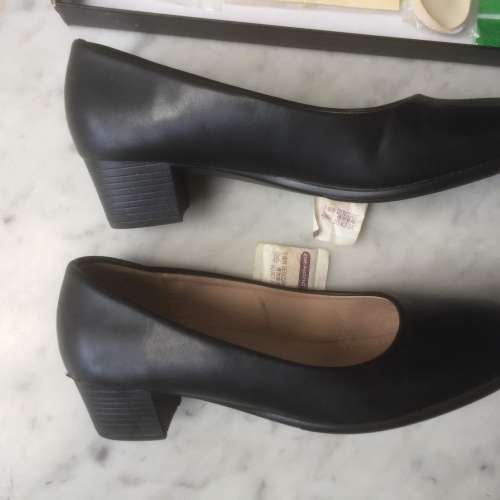 $50 80%新(有少花紋) 底質素 黑紅 女裝 高跟鞋 39碼 (送鞋墊 + 後跟貼)