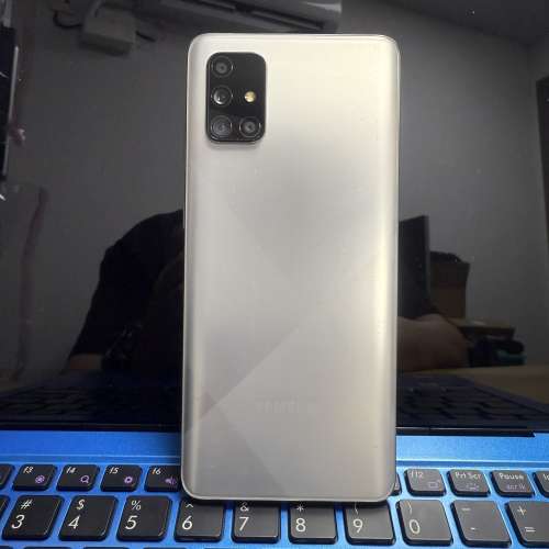 [瑕疵平售] Samsung Galaxy A71 (8 + 128 GB / 八核心 / Android 13) SM-A715F