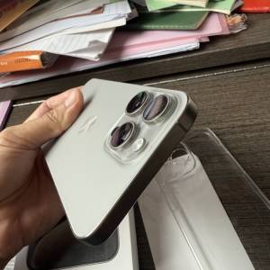iPhone 15pro max512gb,港行極新，全套齊，不議價！快者得！